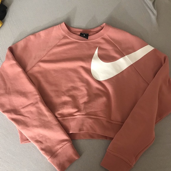 Nike Sweaters - Nike cropped sweatshirt